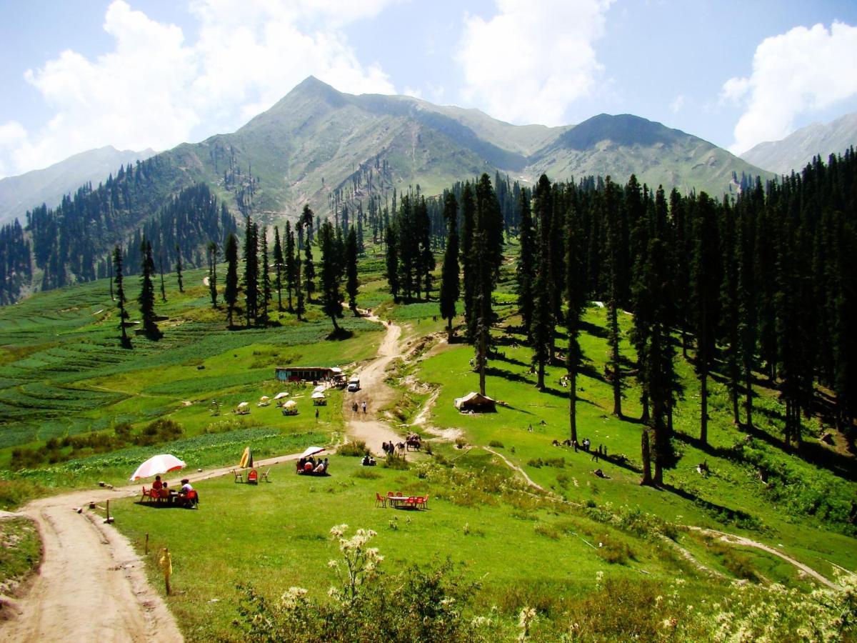 Hotel Home Naran Exterior photo